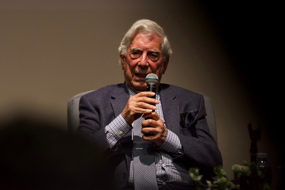 El escritor Mario Vargas Llosa en conferencia de prensa en la Ciudad de México. (Cuartoscuro)