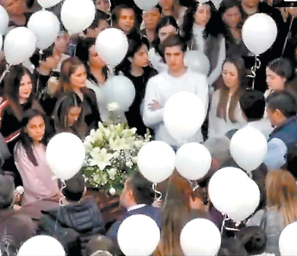 Familiares y amigos despidieron a Abril en Monterrey. (Especial)
