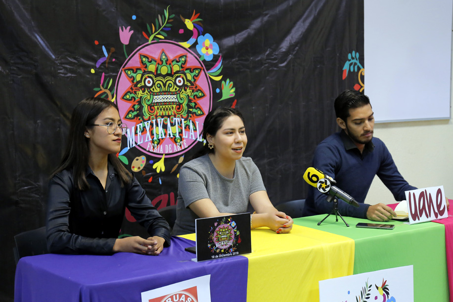 Mexikatlali está pensado para apoyar no sólo a los vendedores sino a los diseñadores de artesanías como textiles y pinturas. (Mauricio Román)