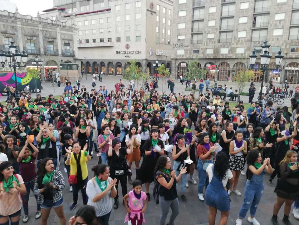 Mujeres se reunieron en plaza de las Armas en Guadalajara (Alejandra Juárez)