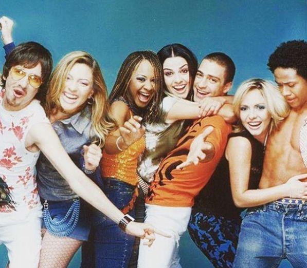 Rechifla para Ari Borovoy y después lo perdonan en el 90’s Pop Tour. (Instagram: oficialov7)