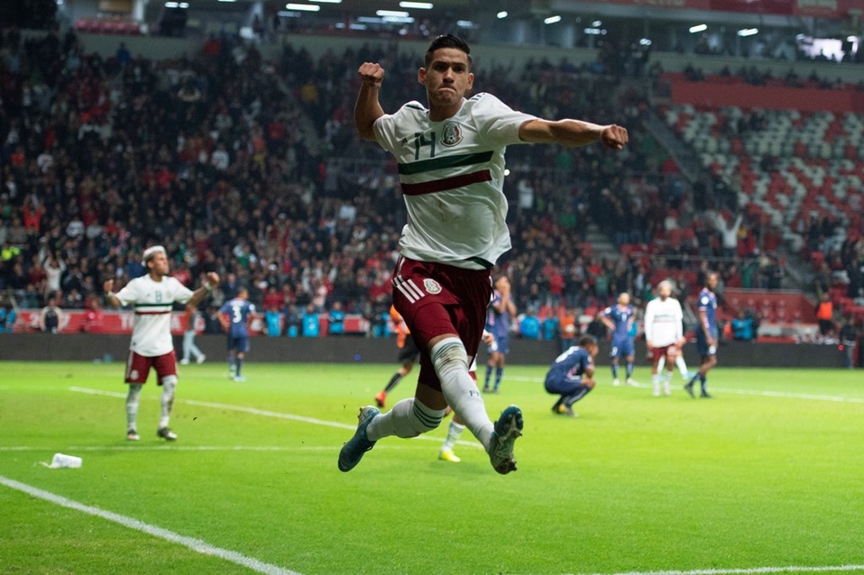 Uriel Antuna en juego con la selección mexicana (Imago7)
