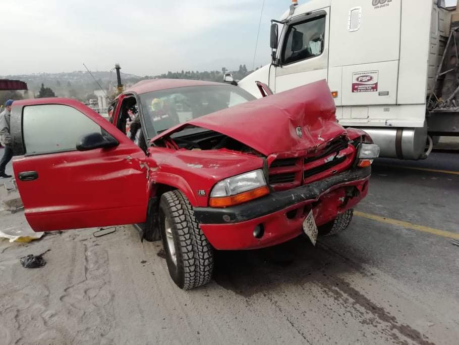 Al lugar arribaron elementos de la Cruz Roja Mexicana, del Escuadrón de Rescate de Apizaco. (Especial)