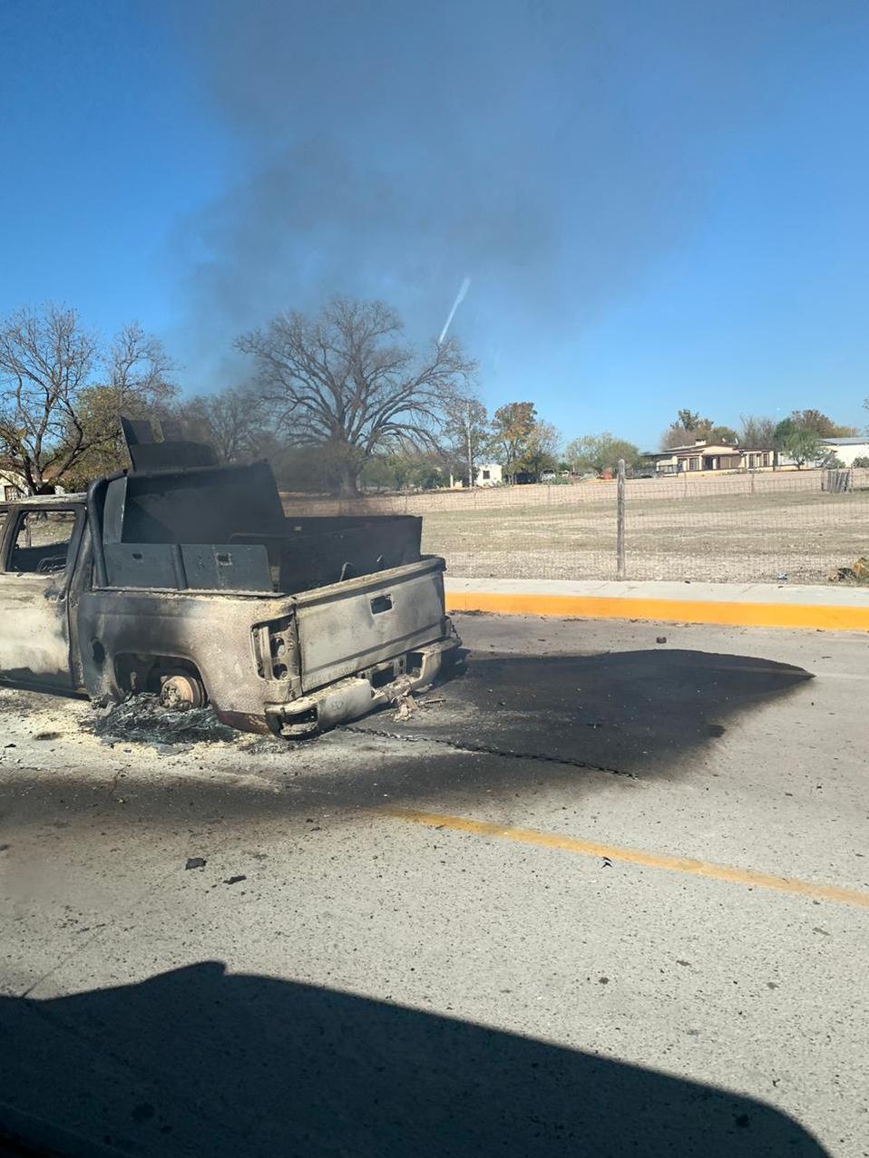 Queman vehículos en balaceras en municipio de Villa Unión, Coahuila. (Especial)