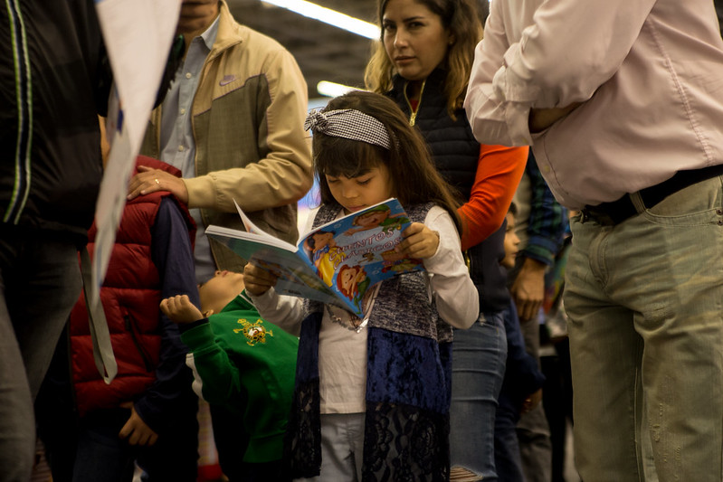 Estampas en los pasillos de la FIL.(Foto: Paula Vázquez Córdova)