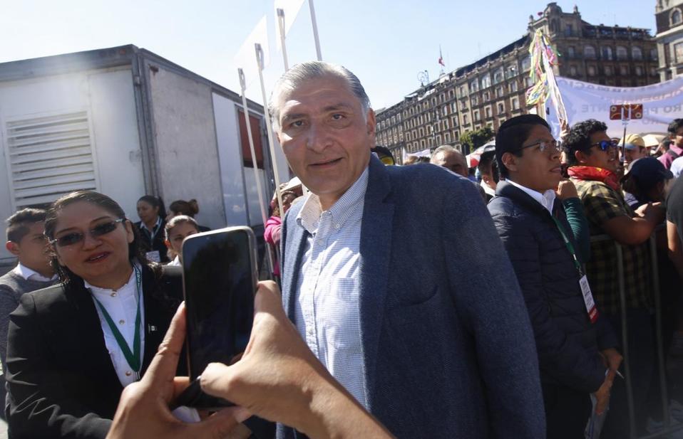 El gobernador de Tabasco Adán Augusto llega a la celebración. (Araceli López)