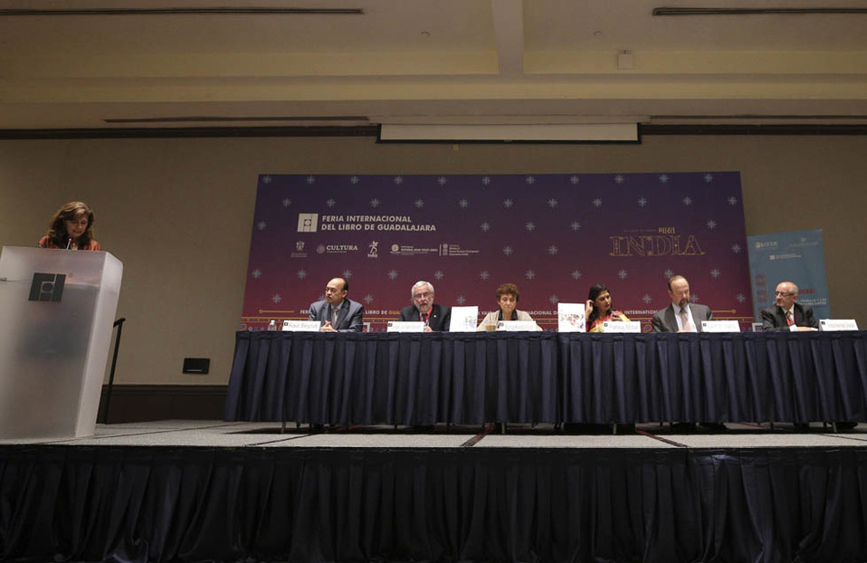 Panel Educación Superior ante las nuevas realidades del trabajo, dentro de la FIL 2019 (Cortesía).