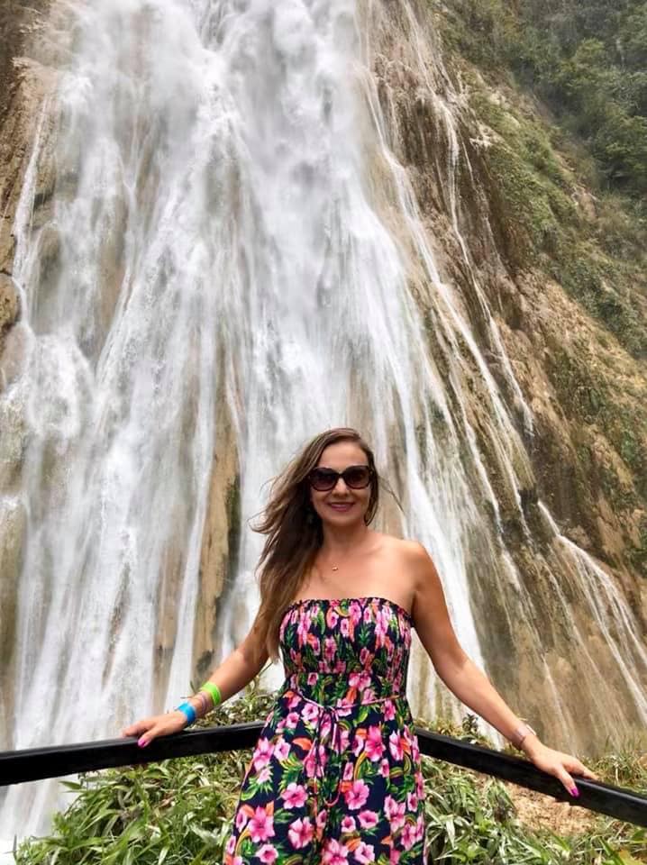 Abril Pérez Sagaón (Facebook)
