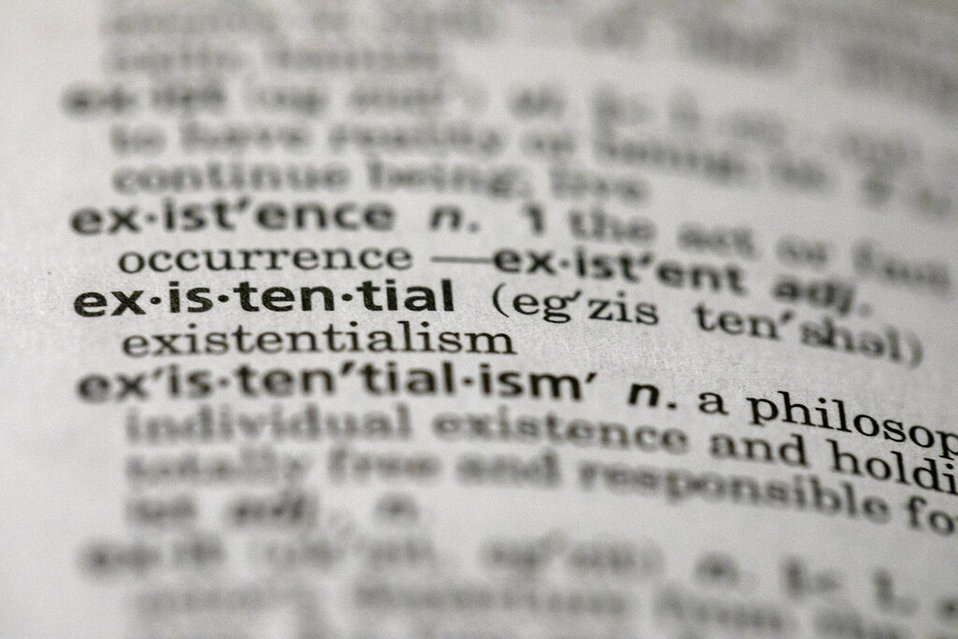 Existencial, la palabra del 2019 para Dcitionary.com (AP)