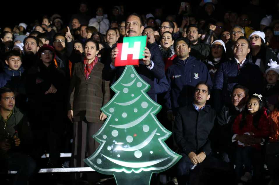 Omar Fayad, gobernador de Hidalgo, durante el encendido del árbol navideño. (Jorge Sánchez)