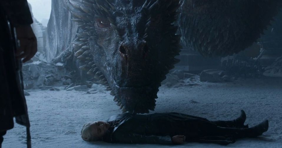 Showrunner de ‘GoT’ explica lo que hizo Drogon con el cuerpo de Daenerys (Especial).