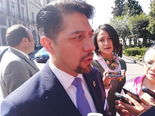El titular de la institución acudió a la Legislatura. (Claudia Hidalgo)