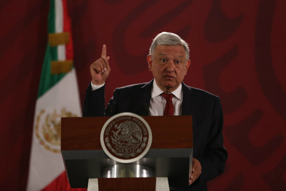 AMLO participará en un juego con estrellas del beisbol (Javier Ríos)