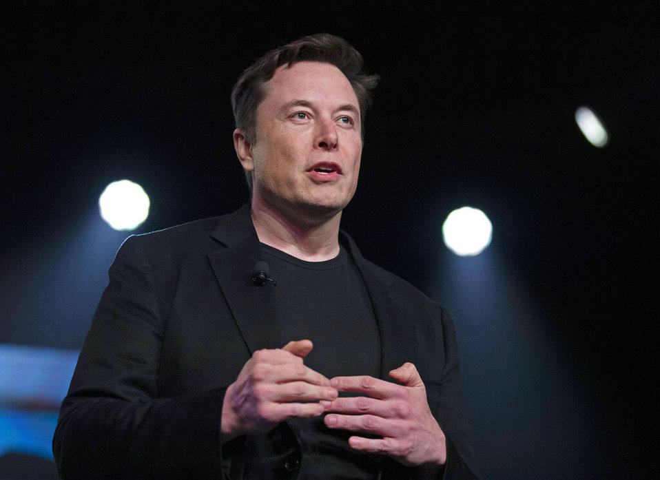 Elon Musk trató de buscar escatar a los niños atrapados en una cueva de Tailandia en junio de 2018. (AP)