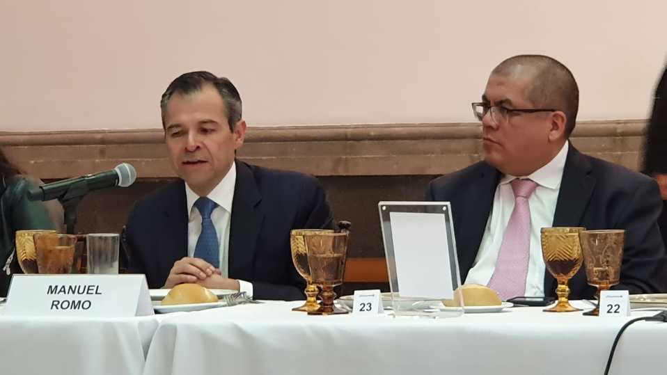 A la izquierda, Manuel Romo, nuevo director de Citibanamex (Especial)