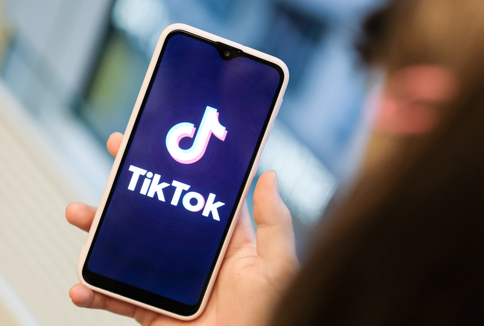 TikTok denomina en sus política a las personas con discapacidades visibles, con sobrepeso o pertenecientes a la comunidad LGTBI como  "usuarios especi