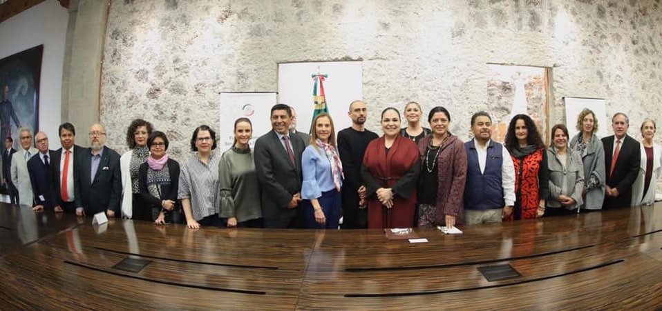 Los asistentes a la firma del convenio General de Colaboración para el Intercambio de Archivos Históricos (Facebook)