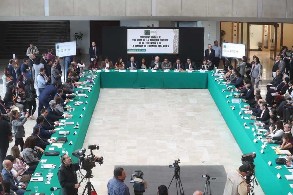 La Asociación Nacional de Universidades hizo entrega de los documentos (Fernando Damián)