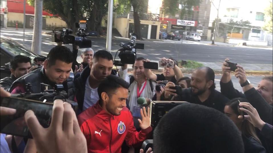 José Juan Vázquez fue a exámenes médicos con Chivas (Rodrigo Camacho).