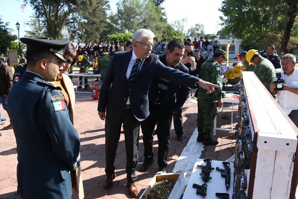 Luis Ernesto Ayala y Álvar Cabeza de Vaca asistieron a la destrucción de armas. Especial.