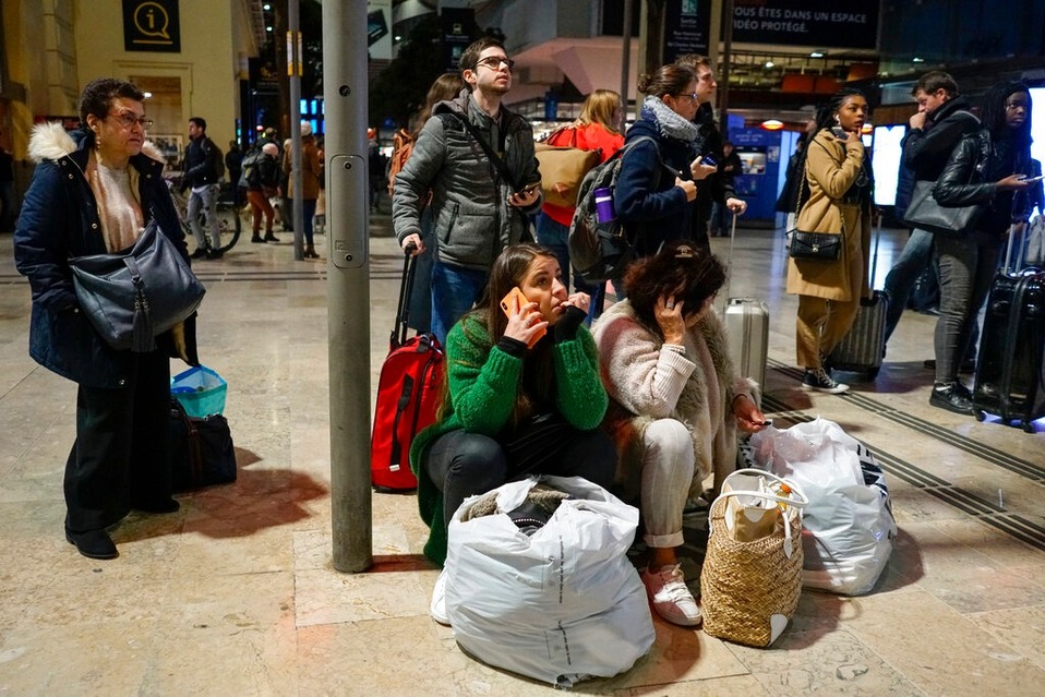 Turistas se vieron obligados a cancelar sus viajes. (AP)