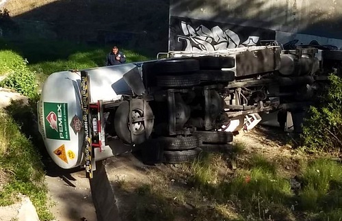 El accidente ocurrió esta mañana a la altura de Atizapán. (Especial)