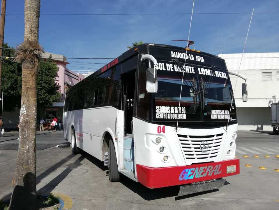 El accidente ocurrió la mañana de este jueves en la avenida Presidente Carranza y calle Juan Antonio de la Fuente. (Especial)