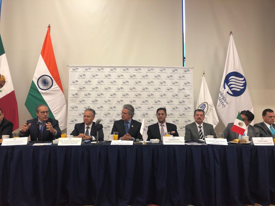El embajador de India en México, Manpreet Vhora se reunió con empresarios y el secretario de Desarrollo Económico de Jalisco (Twitter @VohraManpreet)