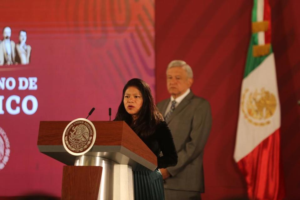 Marcelinas Bautista, trabajadora del hogar en la conferencia de hoy. (Jorge Carballo)