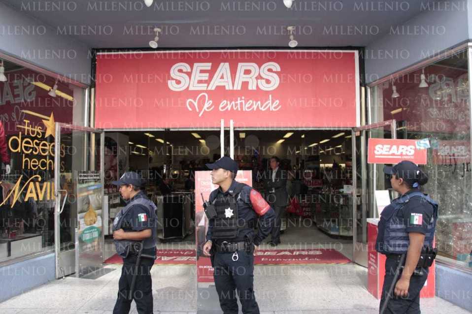 Mujer salta de la azotea de Sears en Centro de Puebla (Melanie Torres)