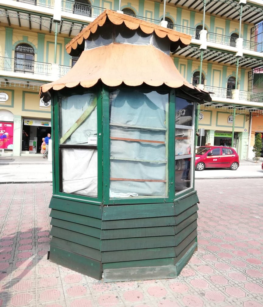 Estanquillo de revista en Tampico.