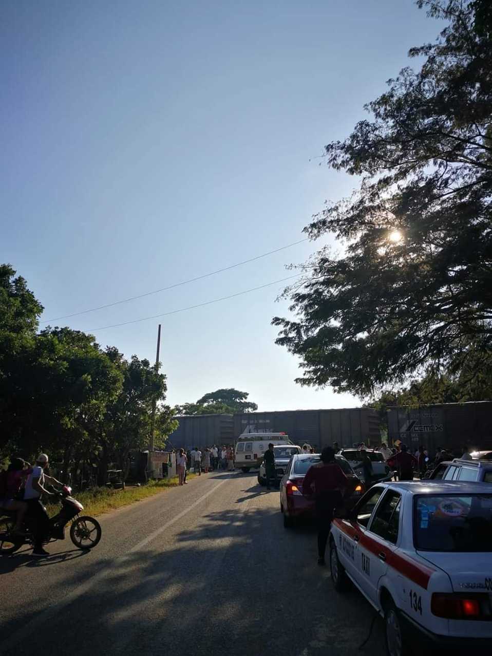 Los estudiantes fueron trasladados a hospitales cercanos. (Abraham Jiménez)