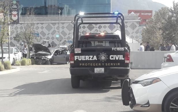 La movilización continuó hasta el centro comercial Nuevo Sur, al sur de Monterrey. (Foto: Especial)