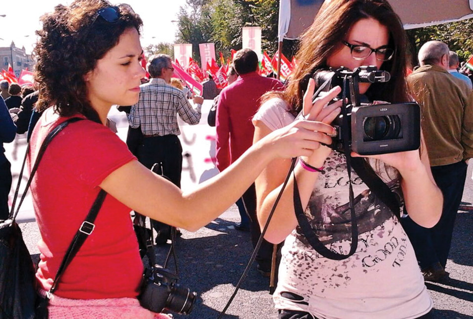Las mujeres periodistas están expuestas a mayor riesgo por el simple hecho de ser mujeres. Los delitos contra ellas deben investigarse con perspectiva