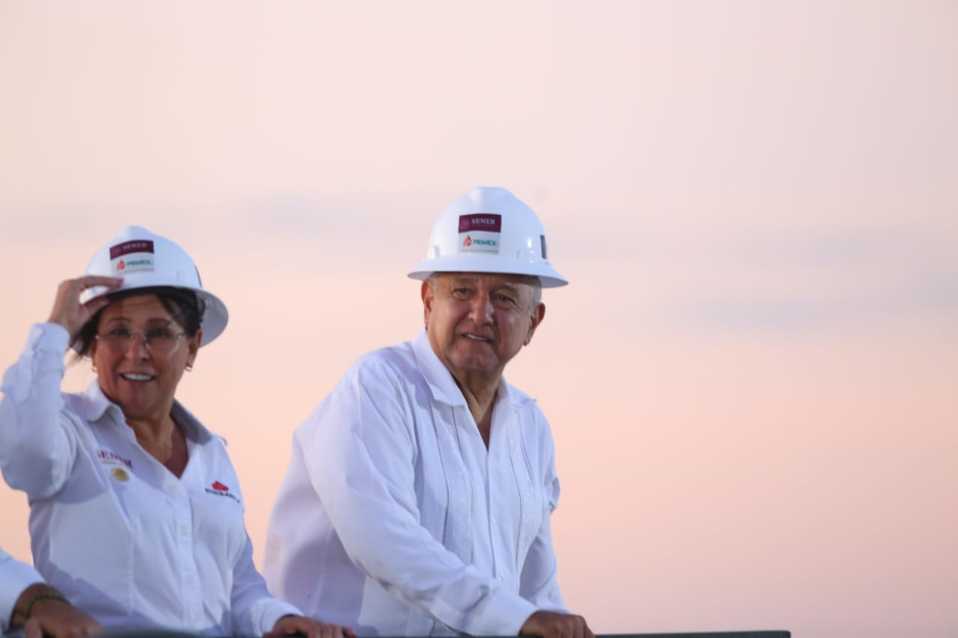 El presidente López Obrador hizo un recorrido en las obras de la nueve refinería (Hector Tellez)