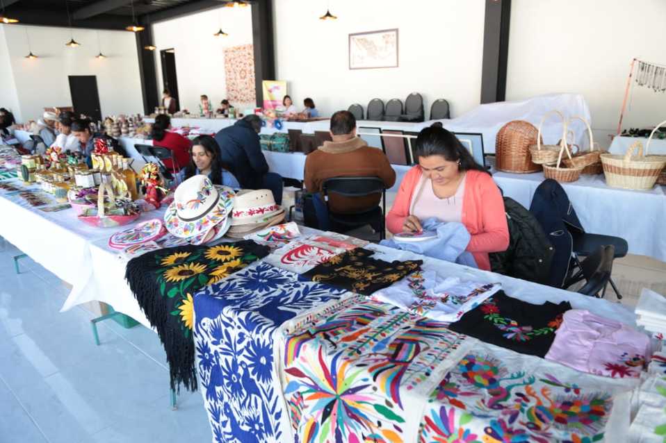 Bazar Artesanal Navideño en Hidarte. ()Maribel Calderón)