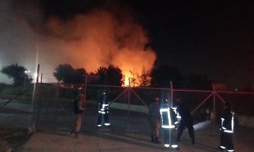 Los bomberos acudieron al sitio. (Especial)