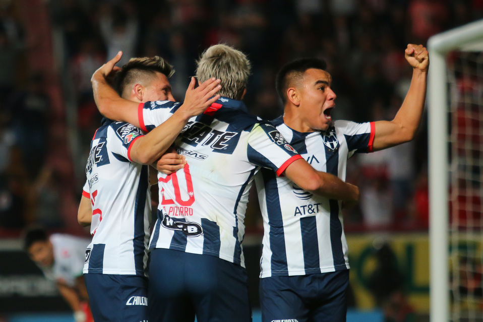Rodolfo Pizarro y Carlos Rodríguez en festejo de gol (Imago7)