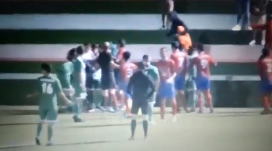 Aficionado amenaza con 'violar' a una árbitra en España (Todo Goles Radio)