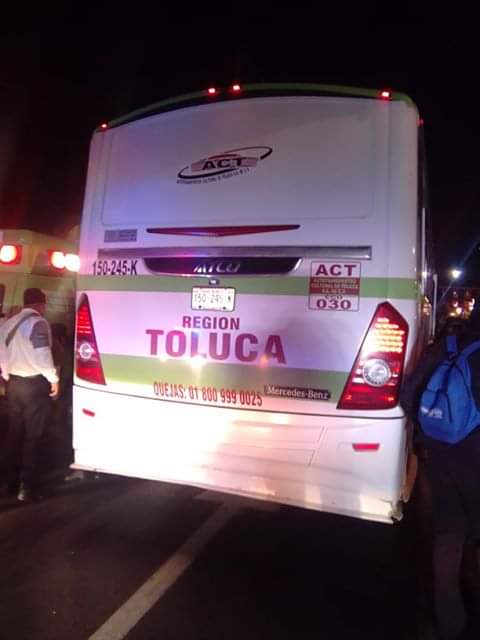 El accidente ocurrió esta noche. (Especial)