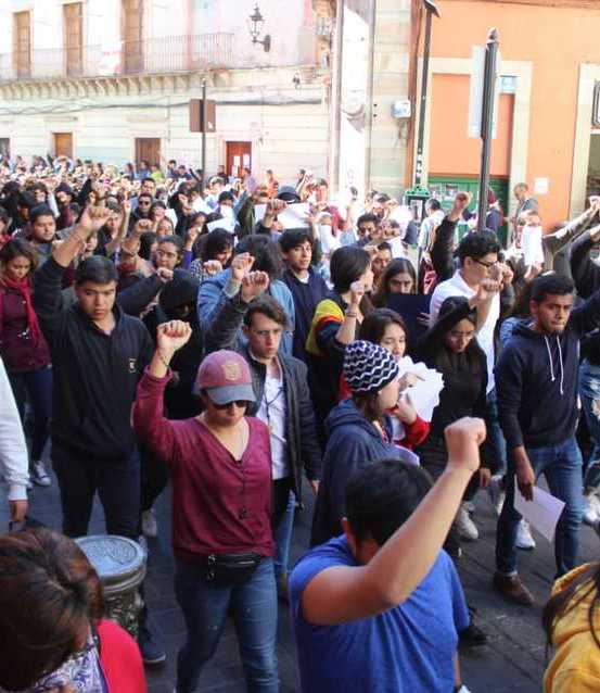 Estudiantes en la Universidad de Guanajuato dan 12 horas para que las autoridades den respuesta a sus solicitudes.