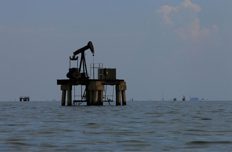 Plataforma petrolera (Reuters)