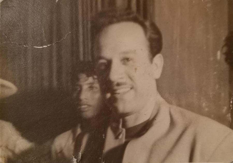 Remedios Delgado facilitó la fotografía donde aparece en primer plano Pedro Infante. (Cortesía)
