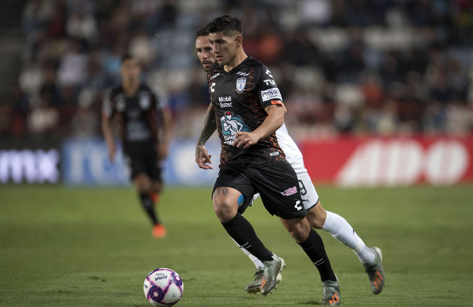 Víctor Guzmán regresa a Chivas pese a que se manejó que iría a León (Mexsport)