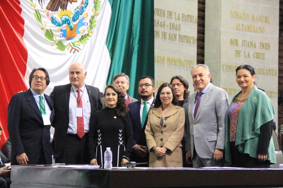 Dolores Padierna con el rector de la UAM y autoridades de la universidad (@Dolores_PL)