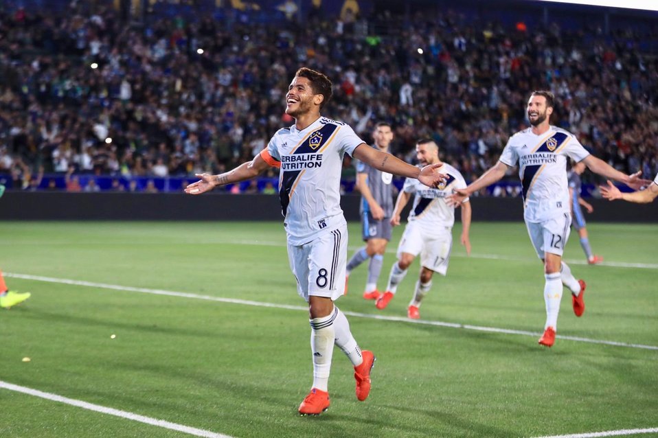 Jonathan dos Santos, jugador del LA Galaxy (Twitter @jona2santos)