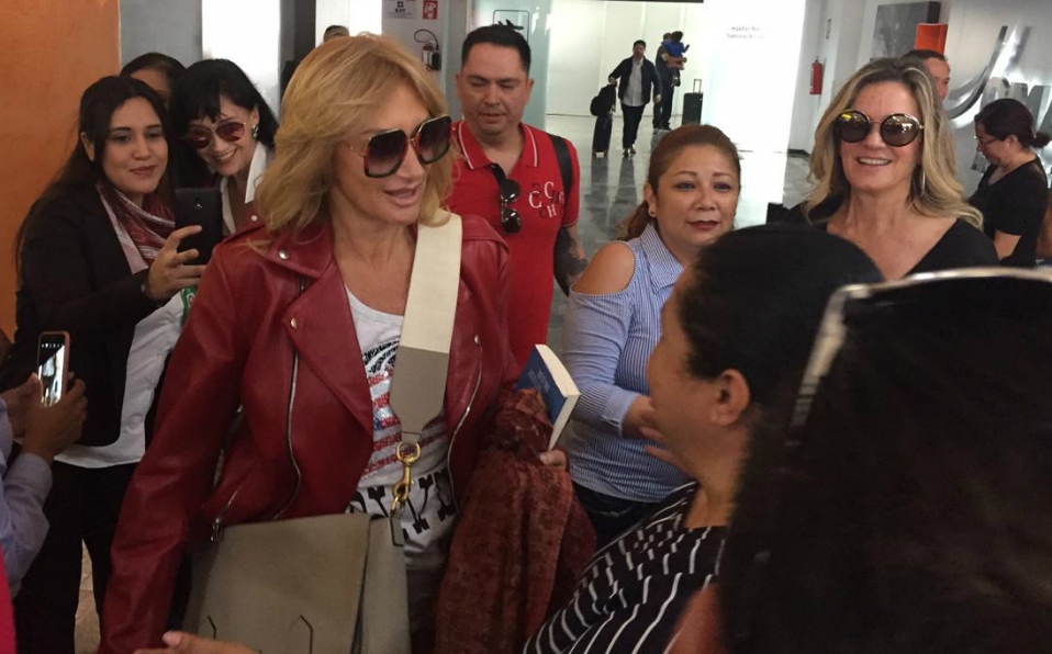 Rebeca de Alba, Susana Zabaleta y Adela Micha en Tampico (Foto/Rufino Aguilera)