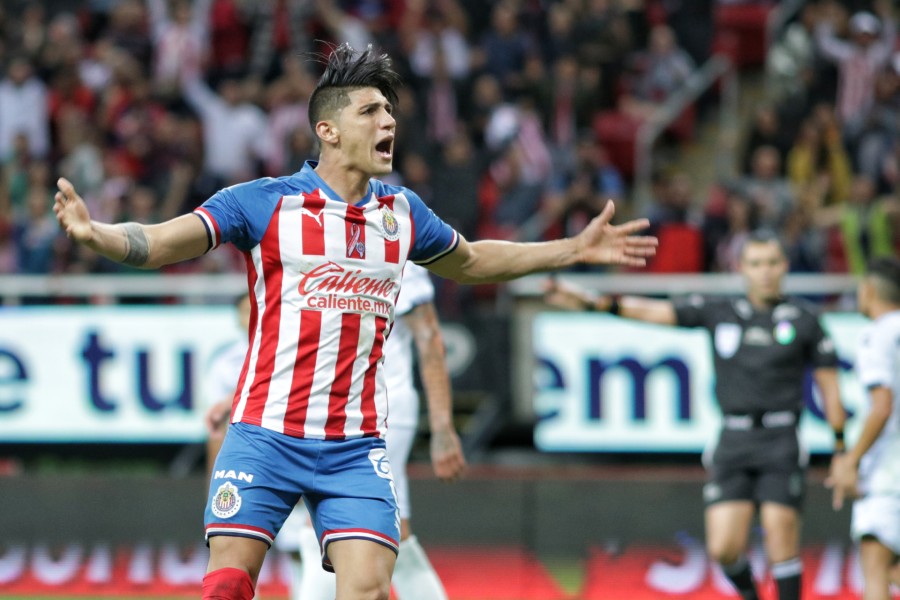 Alan Pulido en su paso con Chivas (Imago7)
