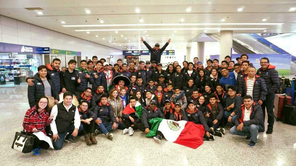 Estudiantes de primaria, secundaria y preparatoria llegaron a Shangái para el concurso de robótica. (Foto: Especial)