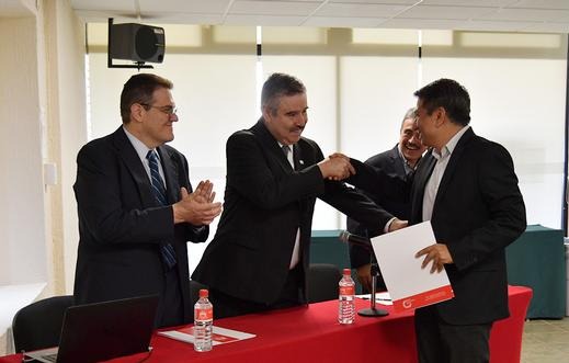 Premian investigación de calidad en la Ibero León.